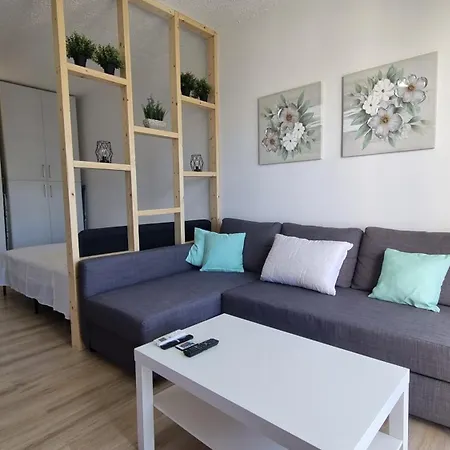 Gardens Mimoza 209 アパート